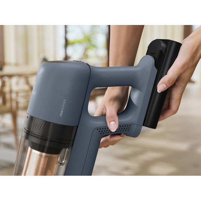 On-handle smart charging keeps the rechargeable battery safe from overcharge