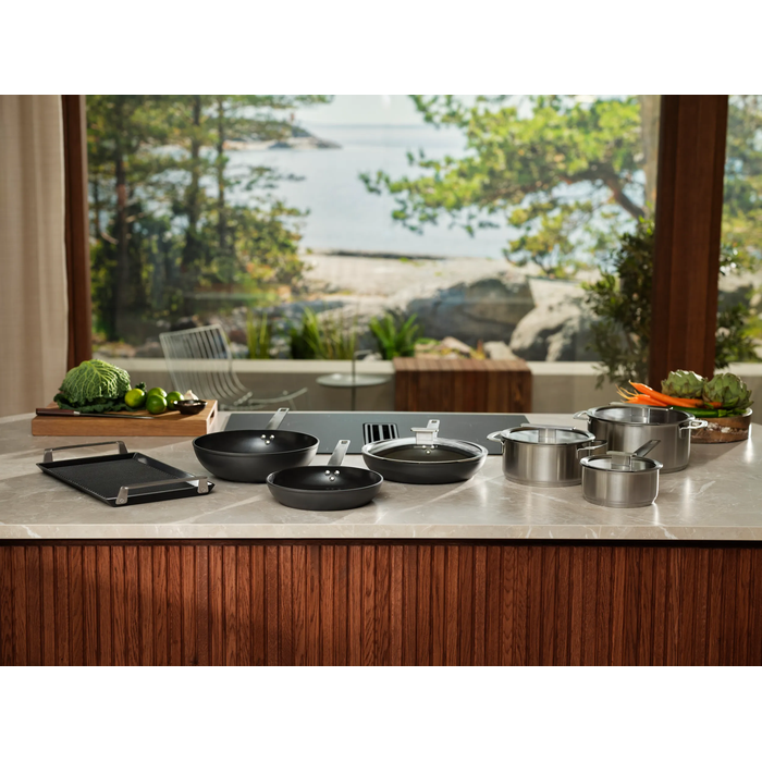 Designed to cook on all hobs, and even in the oven.