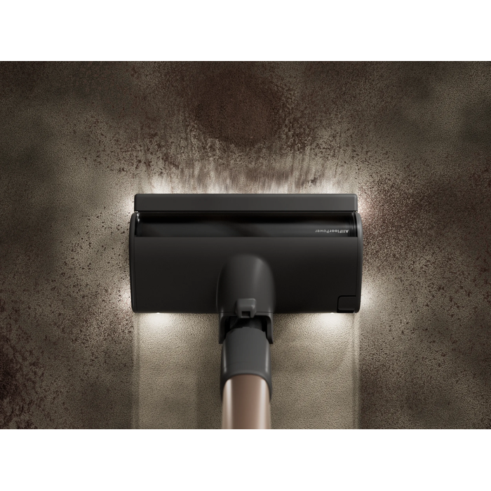 360° LEDs expose dust and dirt all around the AllFloor nozzle.