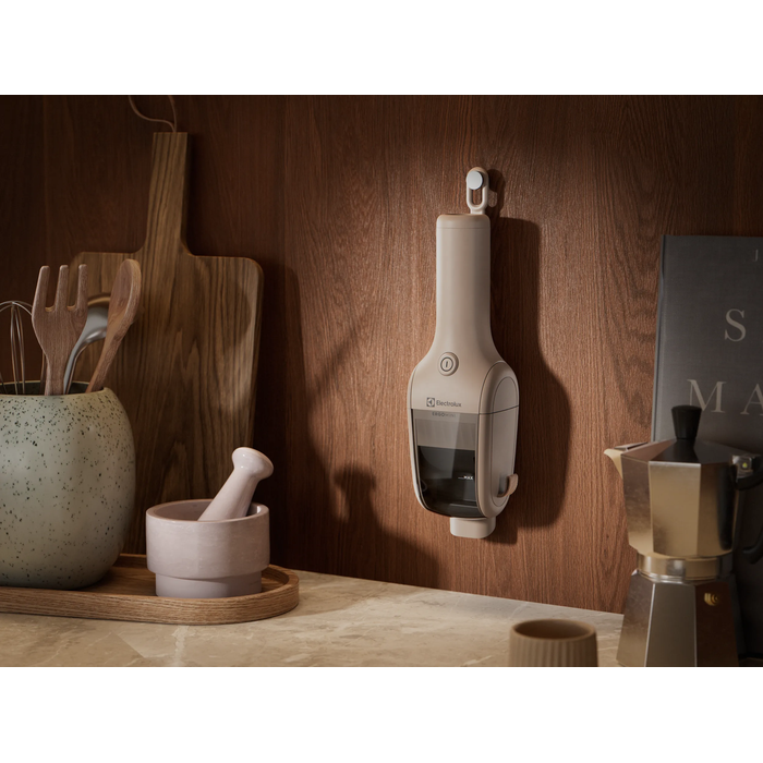 Powerful and practical handheld cleaner weighing just 0,55kg