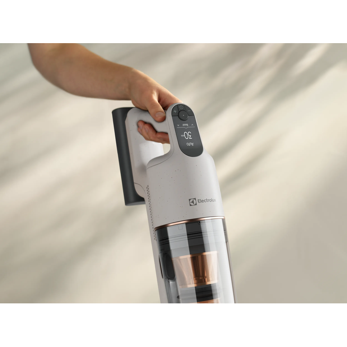  Improved pistol grip is intuitively designed for precise control