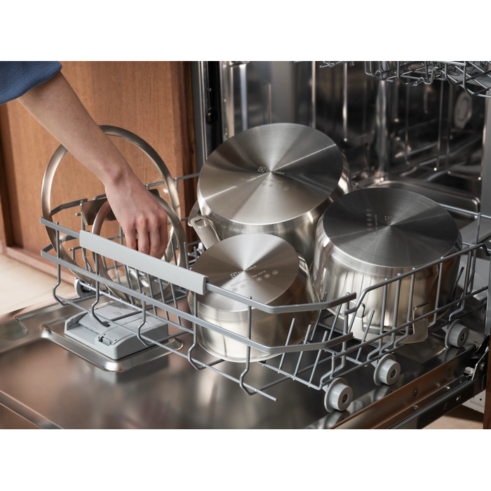 No food residue sticks to the cookware for effortless clean-ups.