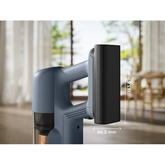 Charge right on the handle – automatic protection stops overcharging