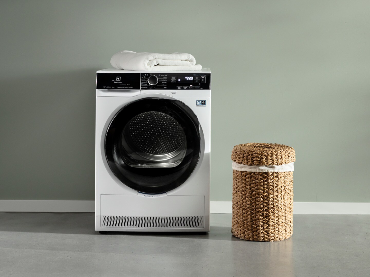 tumble dryer and laundry basket
